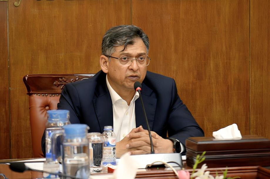 ধাপে ধাপে মাঠ থেকে সেনা প্রত্যাহার করবে সরকার